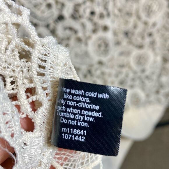 Lane Bryant plus size women’s cream flowered sweater - Picture 7 of 9